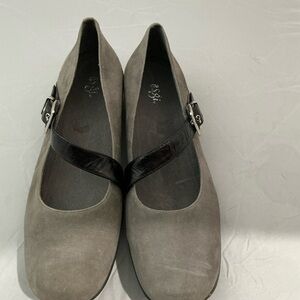ASGI Splendor Women's 9M Mary Jane Shoes Gray Suede Buckle BL/BR Strap Comfort